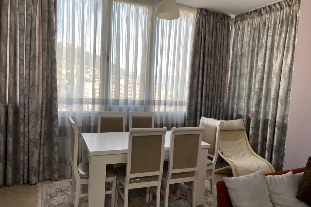 Sea Scape Apartment Vlore Bagian luar foto